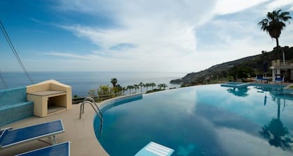 Villa with pool 5 minutes from the beach!