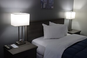Desk, free WiFi - Timberland Inn & Restaurant (Swan River)