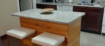 Quiet Loft Apartment 1 Mile from Kentucky Lake.  A great fisherman's retreat.