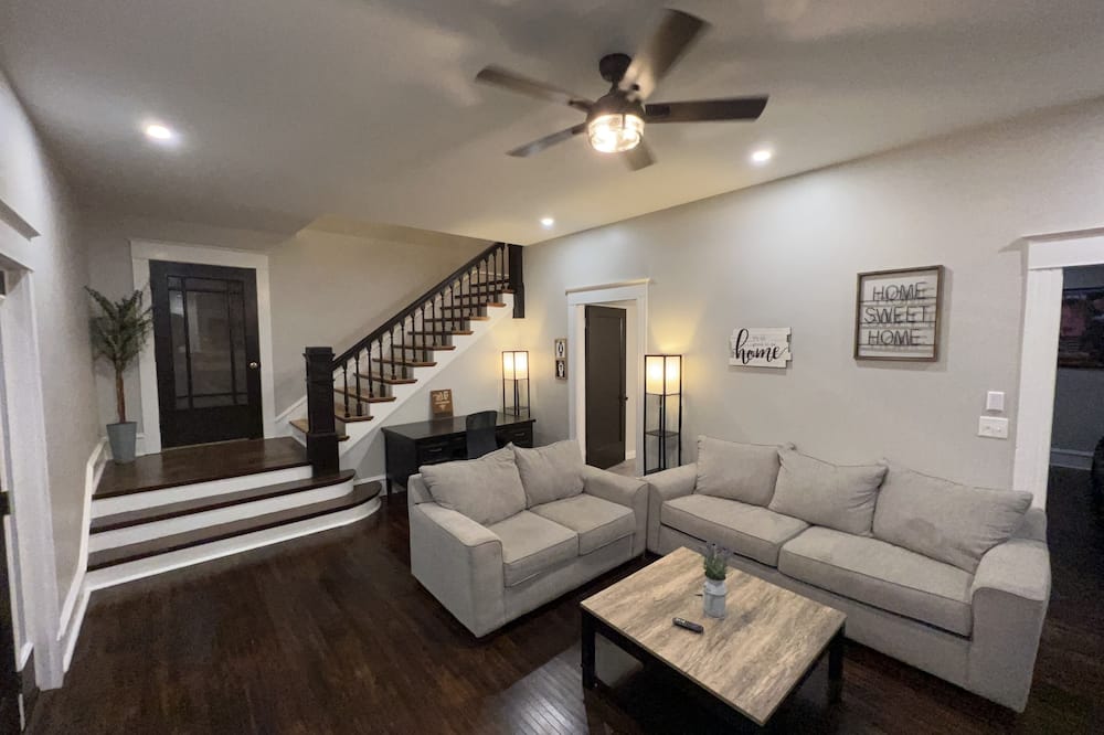 Homestay on Main by Twin Lakes Creamery