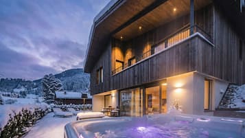 Bain à remous extérieur