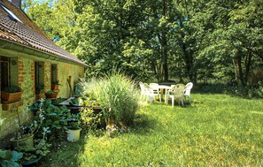 Outdoor dining - Beautiful home in Selles-sur-Cher with WiFi (Selles-sur-Cher)