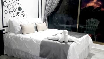 3 chambres, bureau, fer et planche à repasser, lit parapluie