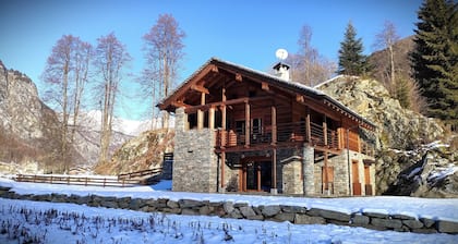 Walser chalet with 3,000sqm garden property 15 minutes from Alagna