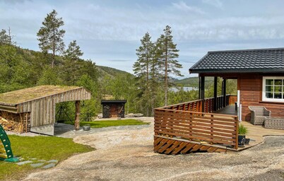 Beautiful home in Tingvatn