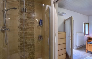 Douche, séchoir à cheveux