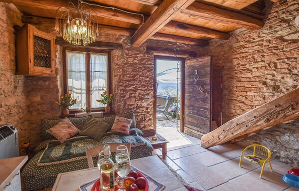 Fernseher, Kamin
