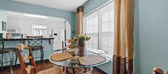 Entire Cozy Cottage Historical Tyler Azalea District