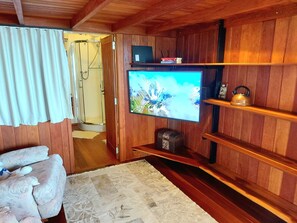 Smart TV, DVD player - Chalet in the mountains with a sea view (Florianópolis)