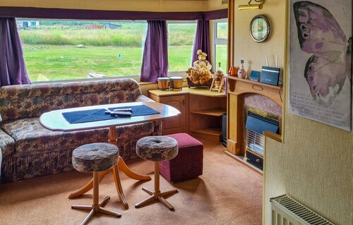 Pet friendly (sta)caravan in Sapunki