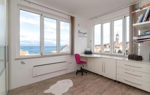 Interior - Awesome apartment in Sutivan with WiFi (Sutivan)