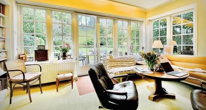 Spacious house with large and sunny garden