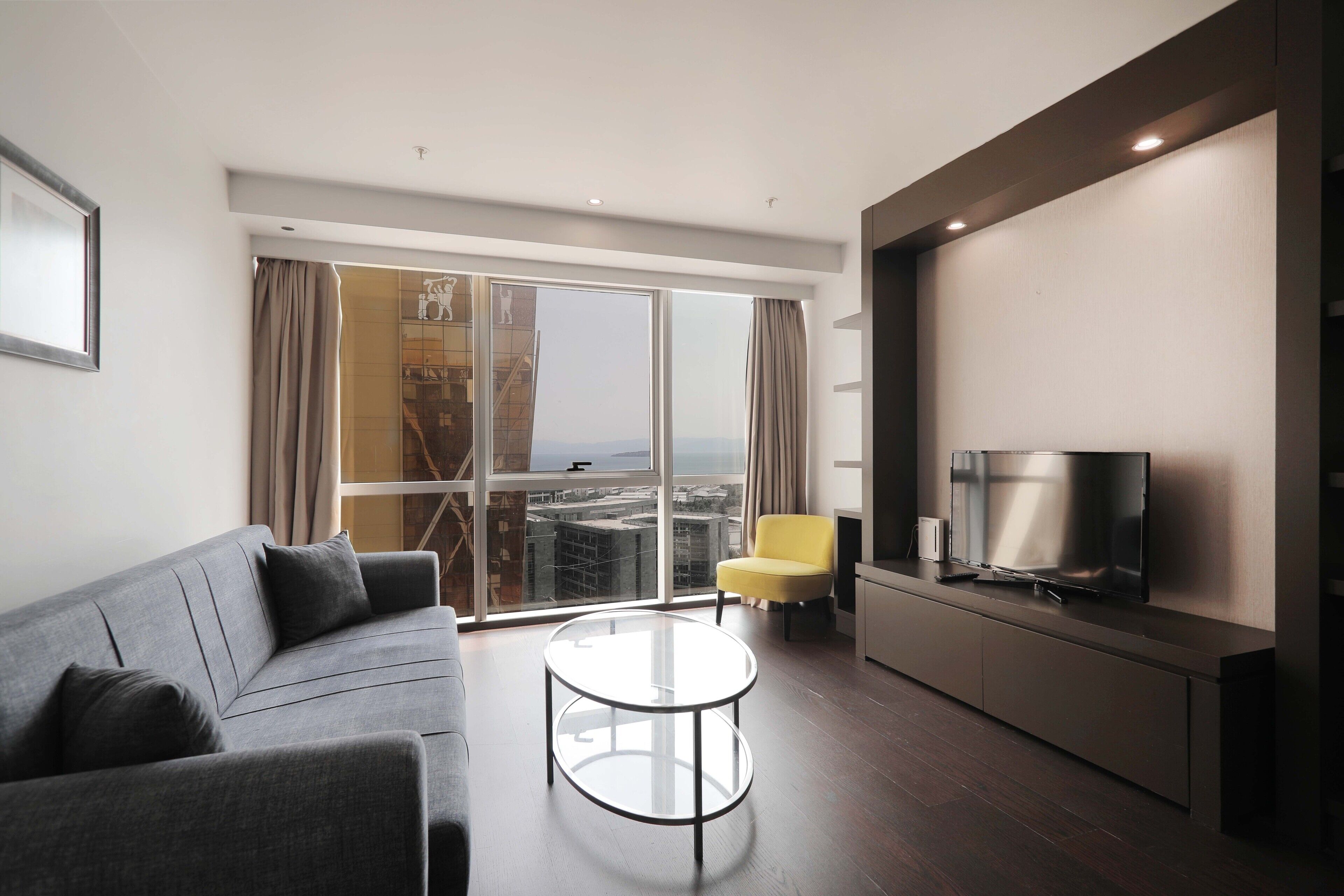 Deluxe Suite | Living area