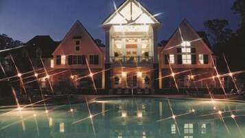 Indoor pool, outdoor pool