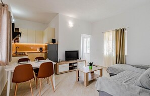 1 Schlafzimmer, Reisekinderbett, kostenloses WLAN, Bettwäsche