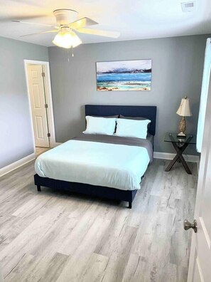 3 bedrooms, iron/ironing board, WiFi, bed sheets