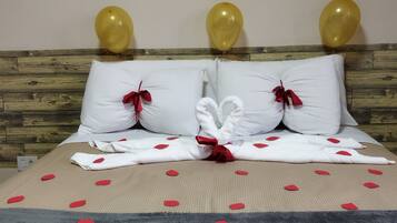 Quarto quádruplo standard, vista para o lago | Wi-Fi de cortesia