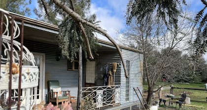 Charming Farmstay Deniliquin