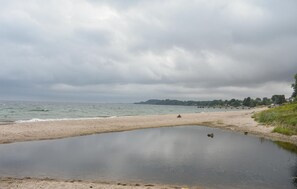 Platja a a prop i pesca 