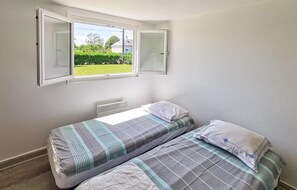 2 bedrooms, travel cot, free WiFi