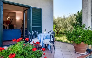 Outdoor dining - 3 bedroom stunning home in S. M. di Castellabate (S. M. di Castellabate)