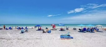 Breathtaking 250' Bayfront home w/ private pool