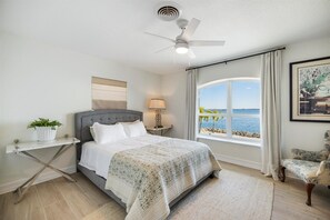 5 bedrooms, desk, iron/ironing board, travel cot