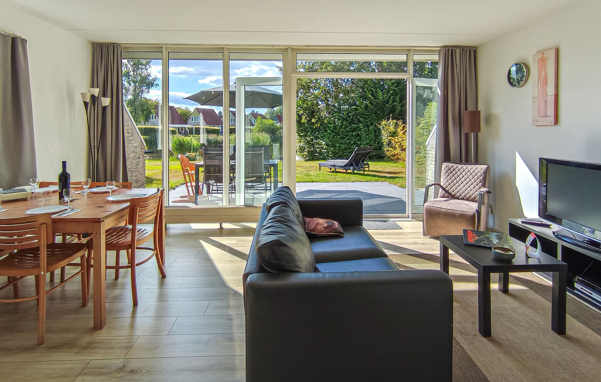 Televisio, DVD-soitin, stereot