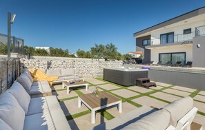 Terrace/patio - 5 bedroom amazing home in Galizana (Galizana)