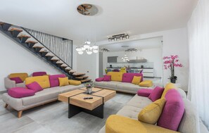 Fernseher, Tischtennisplatte