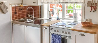 Lovely home in Bettna with kitchen