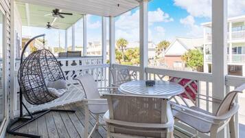 Condo, nhiều giường, bếp, quang cảnh bãi biển | Khuôn viên nơi lưu trú