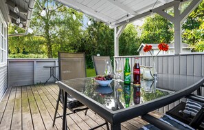 تناول الطعام بالخارج