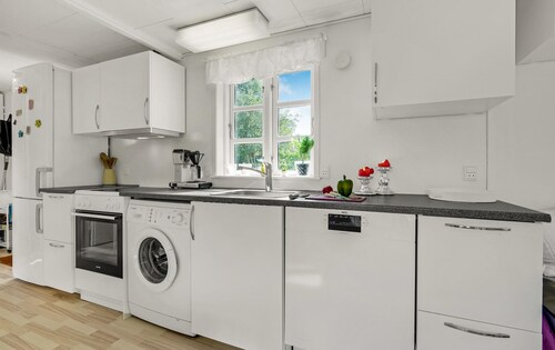 Cozy home in Væggerløse with WiFi