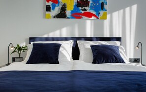 4 bedrooms, travel crib, free WiFi, bed sheets