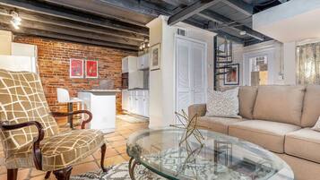 Televisi 40-inci dengan saluran TV kabel