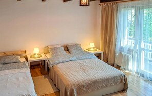 3 quartos, berço de viagem, Wi-Fi de cortesia, roupa de cama