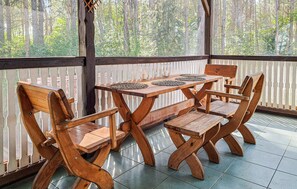 Outdoor dining - 3 bedroom cozy home in Stezyca (Stezyca)