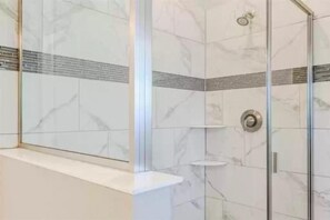 Villa, Mehrere Betten | Badezimmer | Handtücher