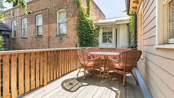 Tempat makan outdoor