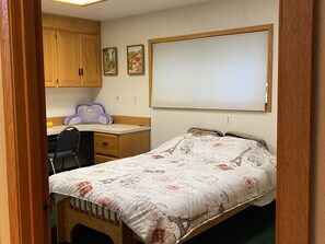 2 chambres, bureau, Wi-Fi gratuit, draps fournis