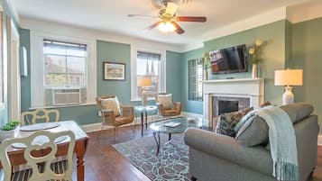 Condo, Berbilang Katil, Kitchen | Ruang tamu | TV