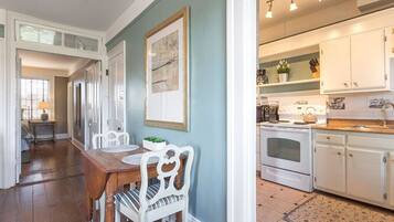 Kondominium, Beberapa Tempat Tidur, dapur | Dapur pribadi | Lemari es, microwave, oven, dan kompor