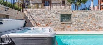 Stunning home in Trosti