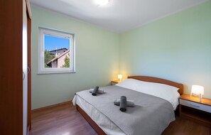 1 bedroom, free WiFi, bed sheets