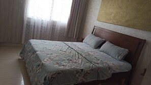 2 soverom og strykejern/-brett