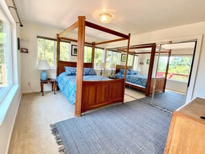 4 bedrooms, iron/ironing board, WiFi, bed sheets