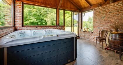 Stunning home in Banscica with WiFi