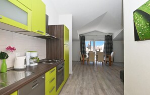 Frigorífic, forn, placa de cuina i rentaplats