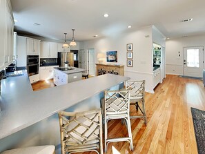 Casa, letti multipli, accesso alla piscina, vista piscina | Cucina privata | Frigorifero, microonde, forno, piano cottura